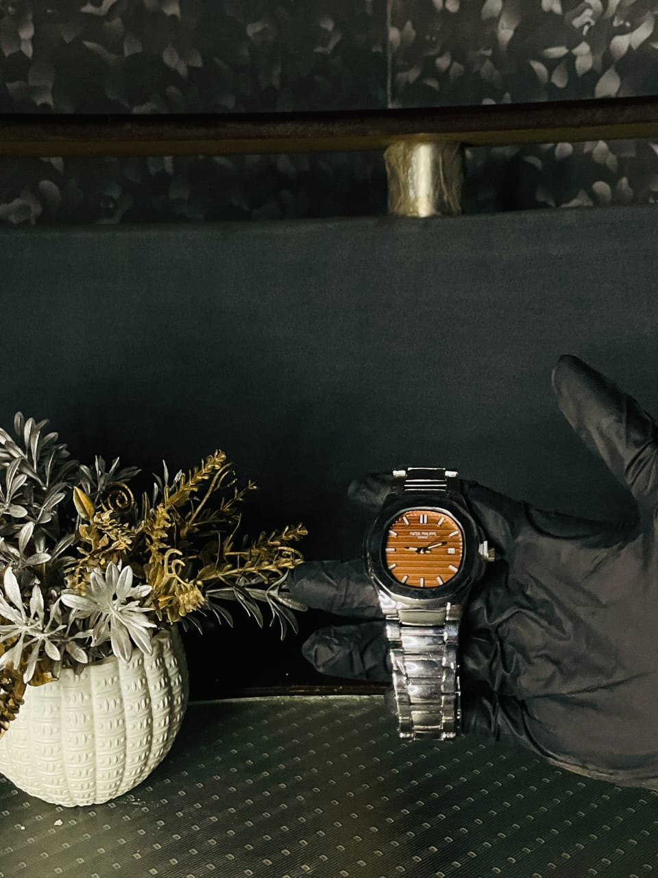 Patek Philippe, Brown dial with double lock
