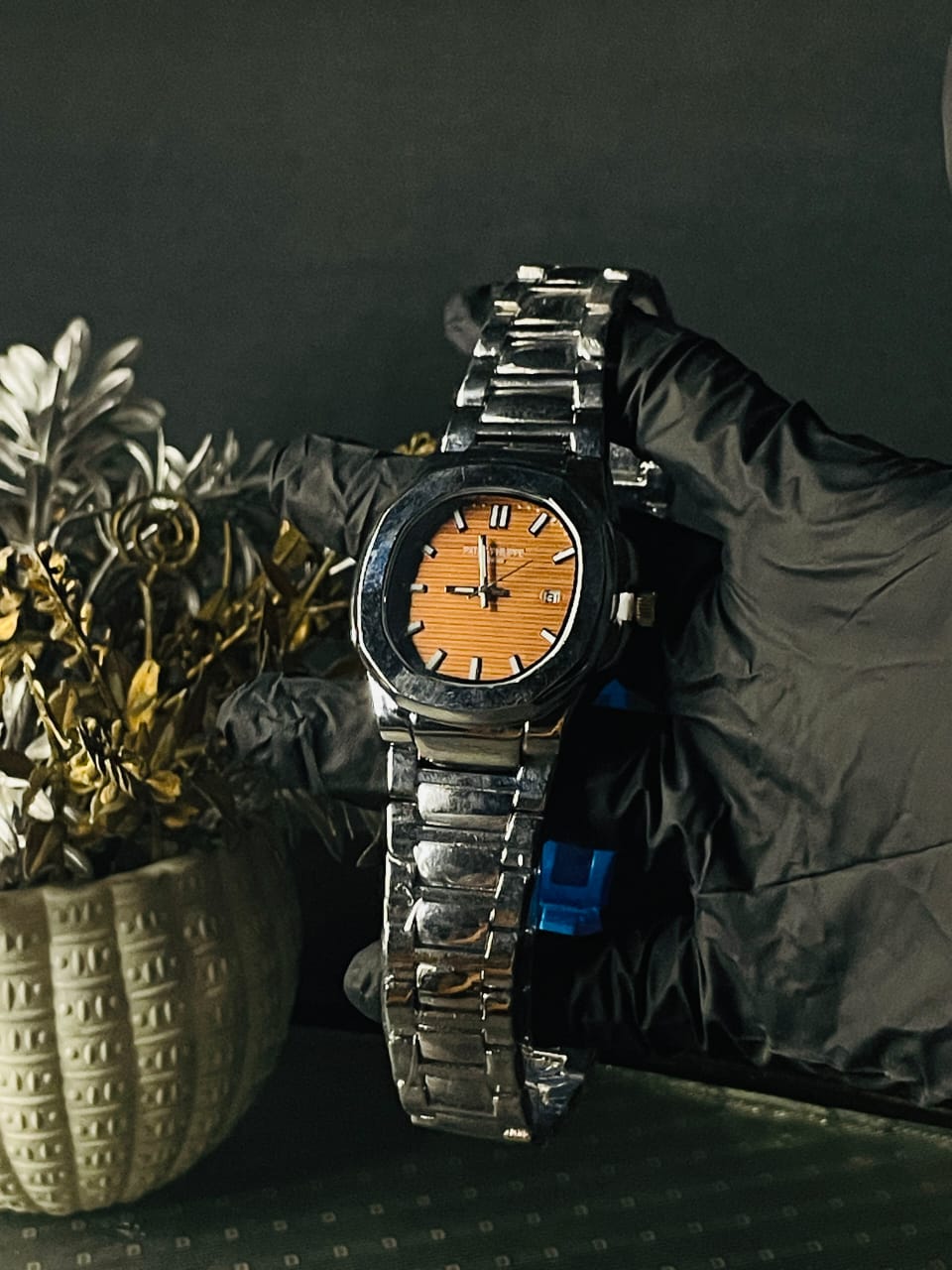 Patek Philippe, Brown dial with double lock