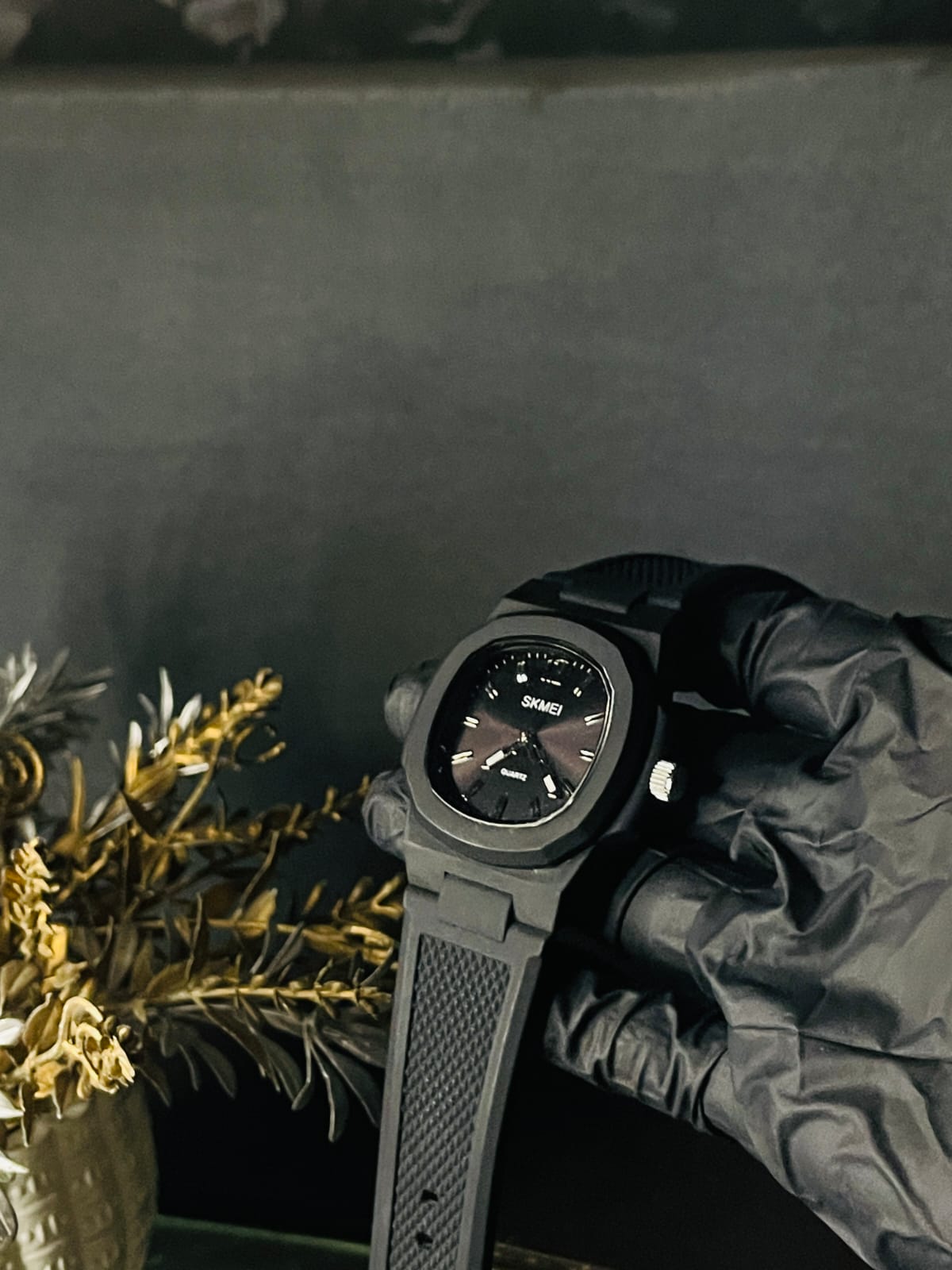 Skimi Gym watch with black straps, Black dial, Water Resistance